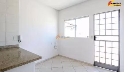 Casa à venda, 2 quartos, 1 vaga, Bom Pastor - Divinópolis/MG