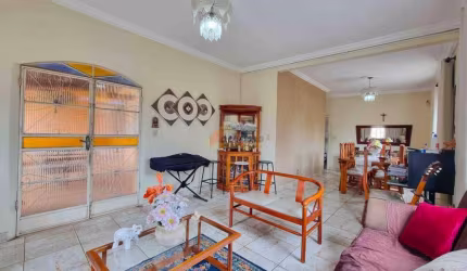 Casa à venda, 3 quartos, 1 suíte, 1 vaga, Manoel Valinhas - Divinópolis/MG