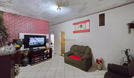 Casa à venda, 2 quartos, 2 vagas, Sagrada Família - Divinópolis/MG