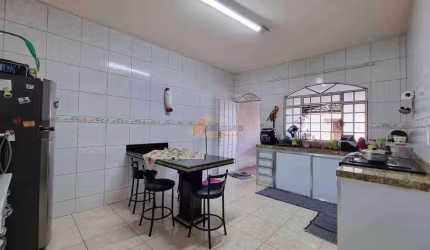 Casa à venda, 3 quartos, 1 suíte, 3 vagas, Tietê - Divinópolis/MG