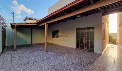 Casa à venda, 5 quartos, 2 suítes, 3 vagas, São José - Divinópolis/MG