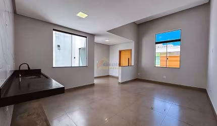 Casa à venda, 3 quartos, 1 suíte, 2 vagas, Chanadour - Divinópolis/MG