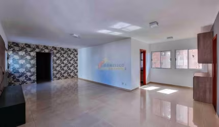 Apartamento à venda, 4 quartos, 2 suítes, 2 vagas, Centro - Divinópolis/MG