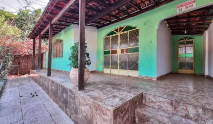 Casa à venda, 4 quartos, Esplanada - Divinópolis/MG
