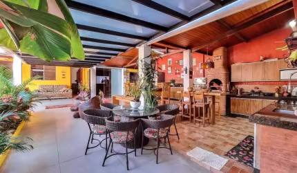 Casa à venda, 4 quartos, 1 suíte, 3 vagas, Alvorada - Divinópolis/MG