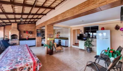 Casa à venda, 3 quartos, 2 vagas, São João de Deus - Divinópolis/MG
