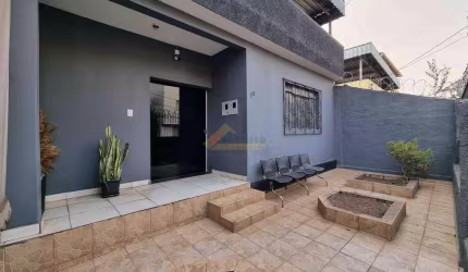 Casa Comercial à venda, 3 quartos, 2 vagas, Vila Cruzeiro - Divinópolis/MG