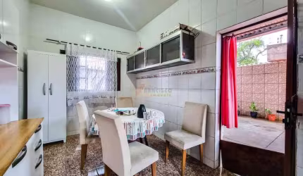 Casa à venda, 2 quartos, 1 suíte, 4 vagas, Interlagos - Divinópolis/MG