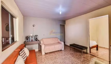 Casa à venda, 5 quartos, 1 suíte, 2 vagas, Santa Cruz - Divinópolis/MG