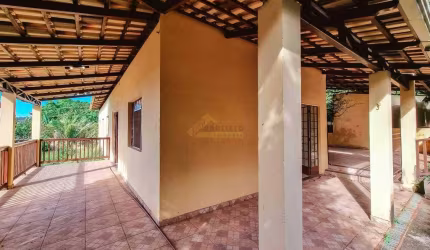 Sítio à venda, 3 quartos, 1 suíte, 3 vagas, Gafanhoto - Divinópolis/MG