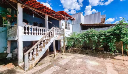 Casa à venda, 2 quartos, 2 vagas, Nova Holanda - Divinópolis/MG