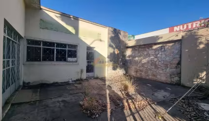 Casa Comercial à venda, 5 quartos, Centro - Divinópolis/MG