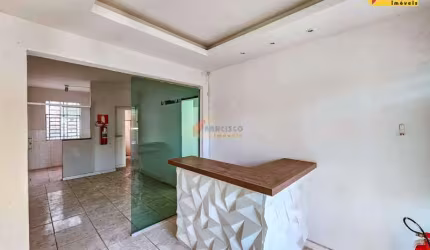 Casa Comercial à venda, 4 quartos, 1 vaga, Centro - Divinópolis/MG
