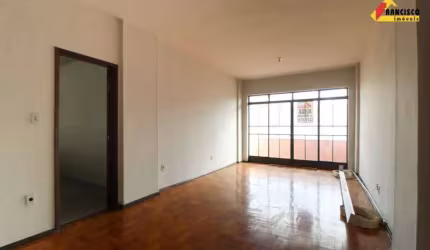 Apartamento para aluguel, 3 quartos, 1 suíte, 1 vaga, Centro - Divinópolis/MG