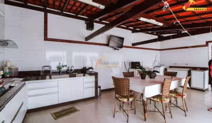 Casa para aluguel, 4 quartos, 1 suíte, 2 vagas, Centro - Divinópolis/MG