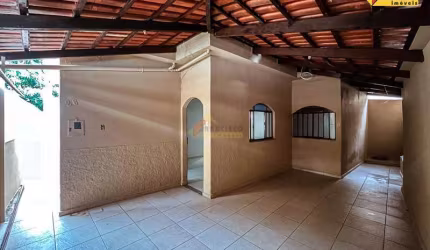 Casa para aluguel, 4 quartos, 1 vaga, Catalão - Divinópolis/MG