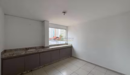 Casa Comercial para aluguel, 2 vagas, Centro - Divinópolis/MG