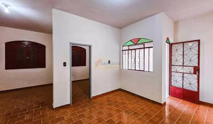 Casa para aluguel, 2 quartos, 1 vaga, Afonso Pena - Divinópolis/MG