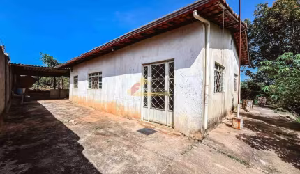 Casa localizada no bairro João Paulo II