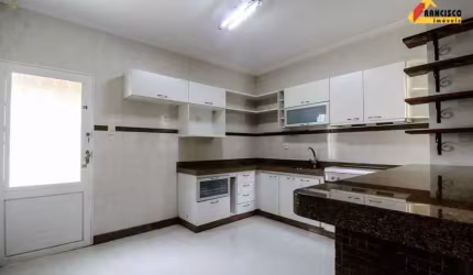 Casa para aluguel, 4 quartos, 1 suíte, 2 vagas, Sidil - Divinópolis/MG