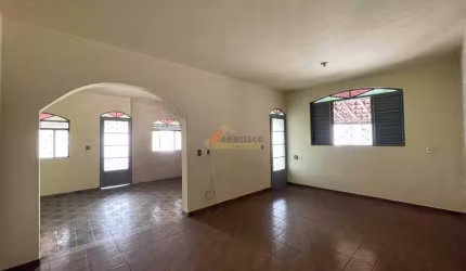 Casa para aluguel, 2 quartos, 2 vagas, Danilo Passos - Divinópolis/MG