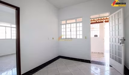 Casa para aluguel, 3 quartos, 2 vagas, Belvedere - Divinópolis/MG