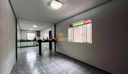 Casa localizada no bairro Nossa Senhora Da Graças