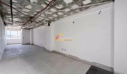 Sala comercial localizada no Centro