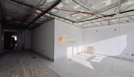 Sala comercial localizada no Centro