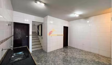 Casa para aluguel, 3 quartos, 1 vaga, Bom Pastor - Divinópolis/MG