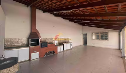 Casa para aluguel, 4 quartos, 1 suíte, 8 vagas, Santa Rosa - Divinópolis/MG