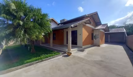 Casa para Venda em Brusque, Dom Joaquim, 3 dormitórios, 1 suíte, 2 banheiros, 2 vagas