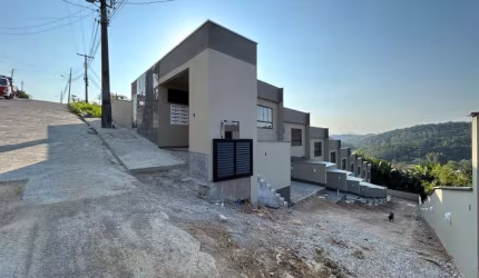 Casa para Venda em Brusque, Tomaz Coelho, 2 suítes, 2 banheiros, 2 vagas