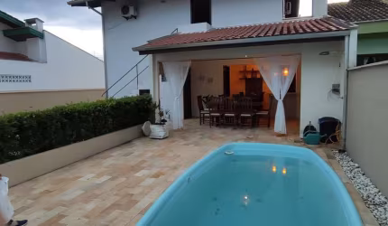 Casa para Venda em Brusque, SOUZA CRUZ, 5 dormitórios, 1 suíte, 3 banheiros, 2 vagas