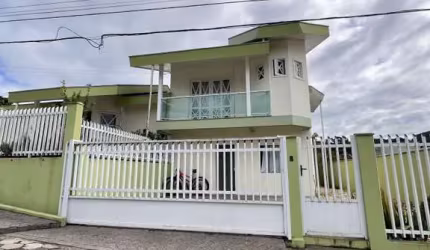 Casa para Venda em Brusque, Steffen, 3 dormitórios, 1 suíte, 2 banheiros, 2 vagas