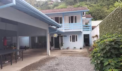 Casa para Venda em Brusque, SÃO PEDRO, 5 dormitórios, 1 suíte, 2 banheiros, 4 vagas