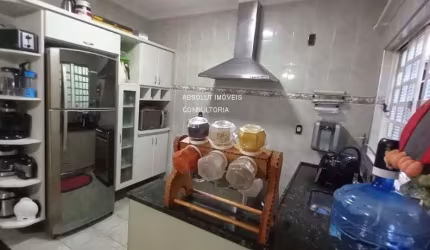 Imperdível residência à venda em Indaiatuba-SP, Jardim Alice: 4 quartos, 2 suítes, 1 sala, 3 banheiros, 4 vagas de garagem, 189m².