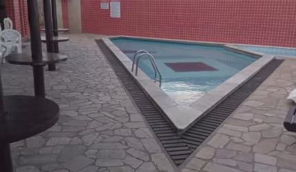 Vende-se flat no Sunshine na Praia de  Buzios