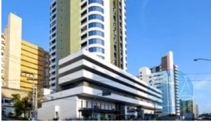 Sala com banheiro lado da sombra e vaga de garagem