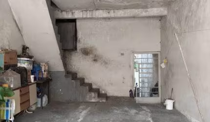 Casa 2 dormitórios garagem para caminhão