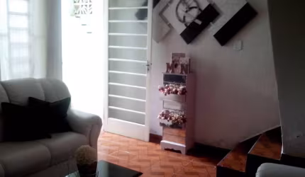Ótima Oportunidade: Duas Casas em Terreno de 176m² Vila Ema
