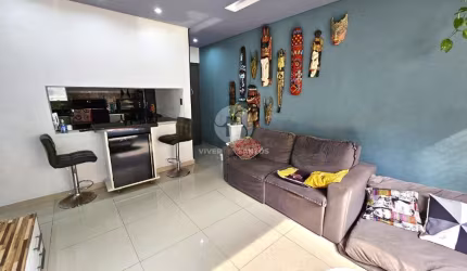 Lindo apartamento reformado a 2 quadras da praia com  quartos sendo 1 suíte - 1 vaga - elevadores