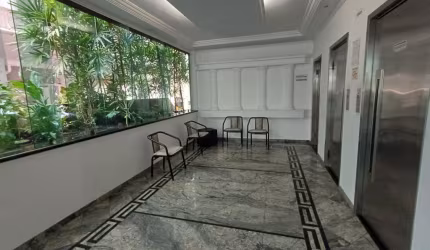Oportunidade imperdível Apartamento totalmente reformado à venda na Ponta da Praia na Rua Trabulsi