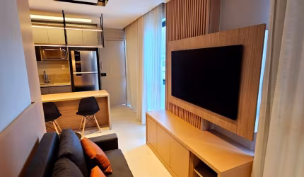 Studio sofisticado a poucos passos da praia – 32m² decorado na Barra
