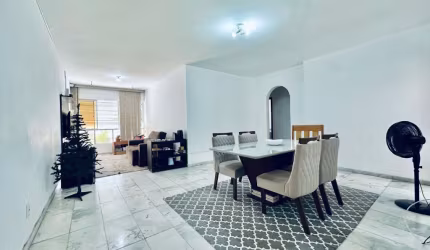 Amplo 3 Quartos no Costa Azul com 135m², 2 Vagas e Dependência Completa – Apenas R$ 430 Mil!