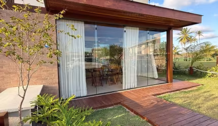 Casa sofisticada no Imbassaí Privilege – 2 suítes, 100m², porteira fechada, alto padrão!