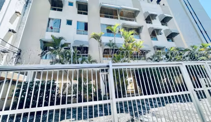 Amplo 3/4 no Costa Azul com 135m², 2 vagas e excelente localização!