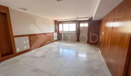 Apartamento à venda em Petrópolis (Natal/RN) I Cond Maison Petrópolis | 5 suítes - 396m²