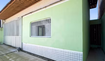 Casa à venda em Neópolis (Natal/RN) | 4 dormitórios sendo 2 suítes, 170m²