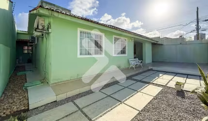 Casa à Venda em Capim Macio (Natal/RN) | 4 quartos sendo 2 suítes - 247m²